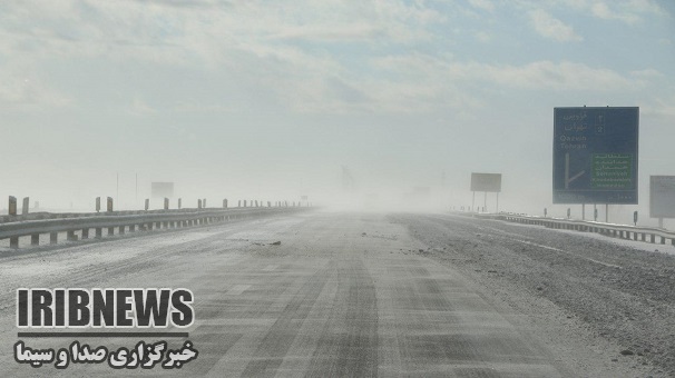 تردد درمحورهای مواصلاتی زنجان عادی و روان است . تردد درمحورهای مواصلاتی زنجان عادی و روان است .