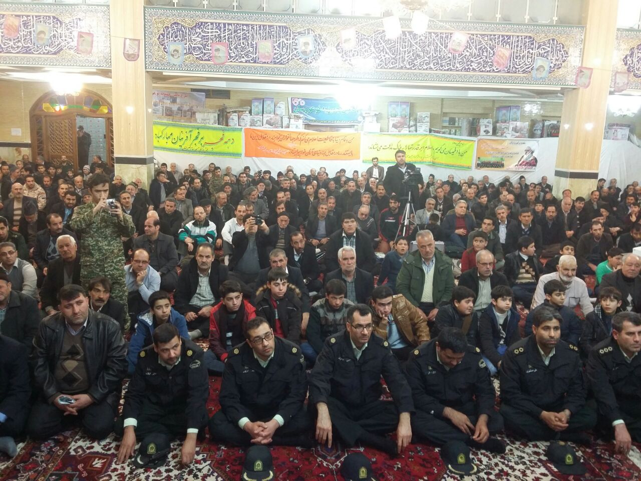 امام جمعه تبریز : ایستادگی ، تنها جواب دندان شکن به آمریکایی ها امام جمعه تبریز : ایستادگی ، تنها جواب دندان شکن به آمریکایی ها