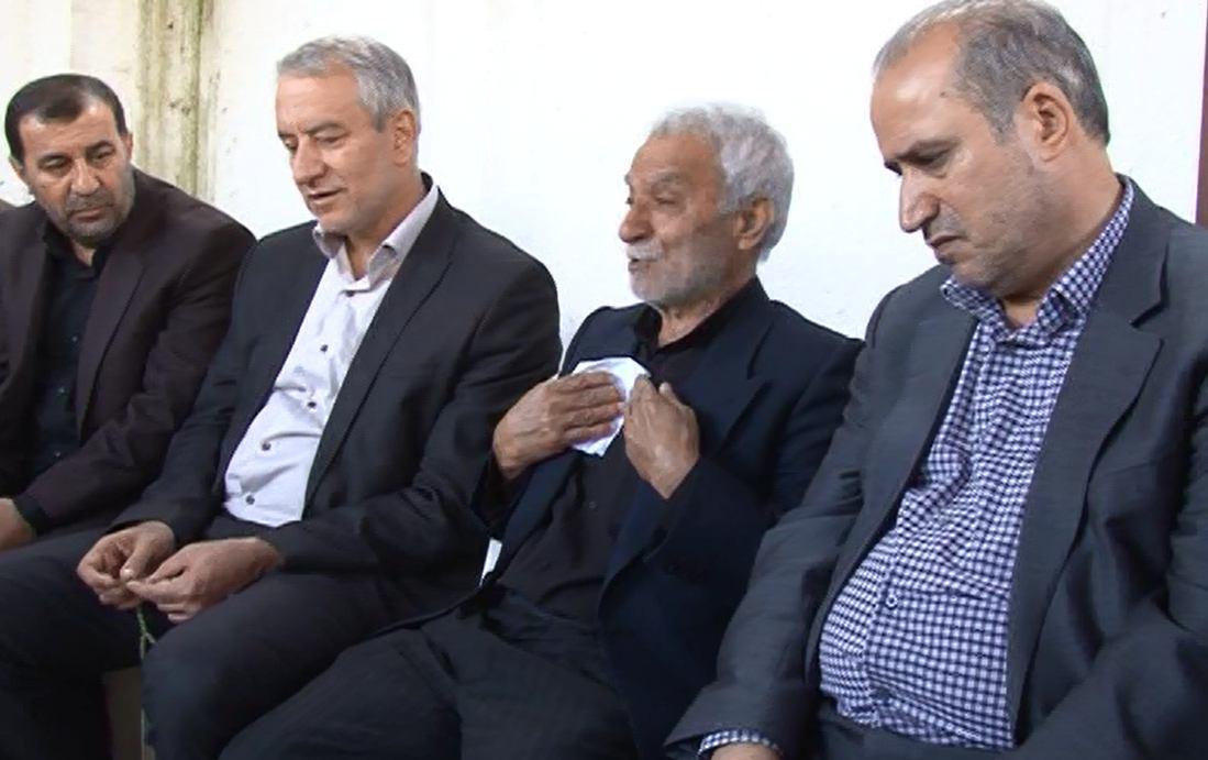 حضور کفاشیان و تاج در خانه پدری مهرداد اولادی حضور کفاشیان و تاج در خانه پدری مهرداد اولادی