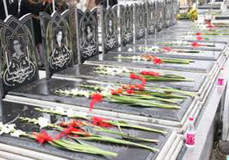 غبارروبی از گلزار شهدا در خراسان رضوی