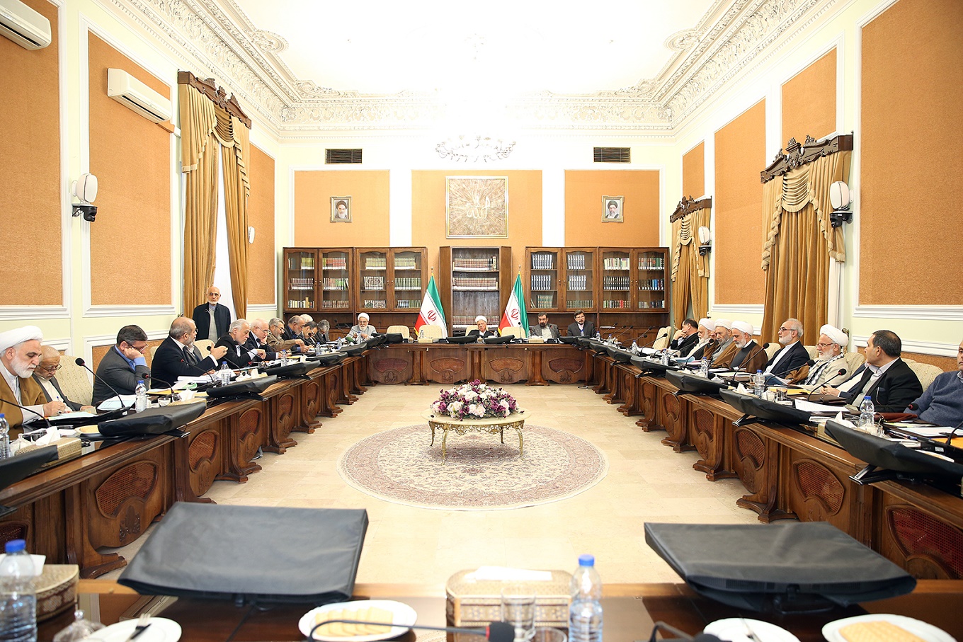 تأکید بر بازبینی مجدد برخی از سیاستهای کلی نظام تأکید بر بازبینی مجدد برخی از سیاستهای کلی نظام