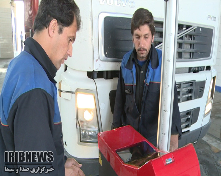 انتظار های طولانی رانندگان خودرو های سنگین برای معاینه فنی+فیلم