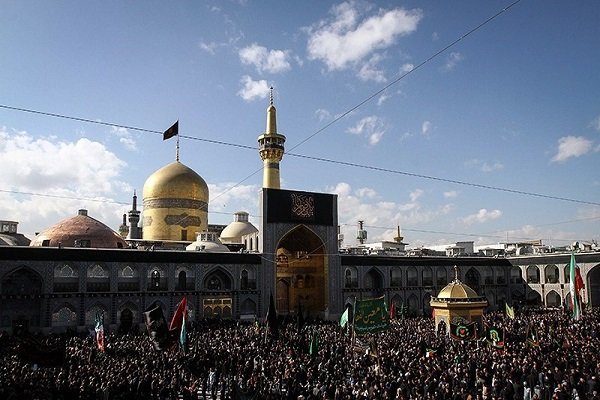 تشرف 45 زائر از کشور آذربایجان به حرم مطهر رضوی