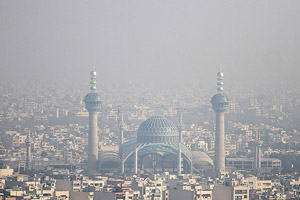 هوای کلانشهر اصفهان در میدان امام حسین ناسالم برای عمومز