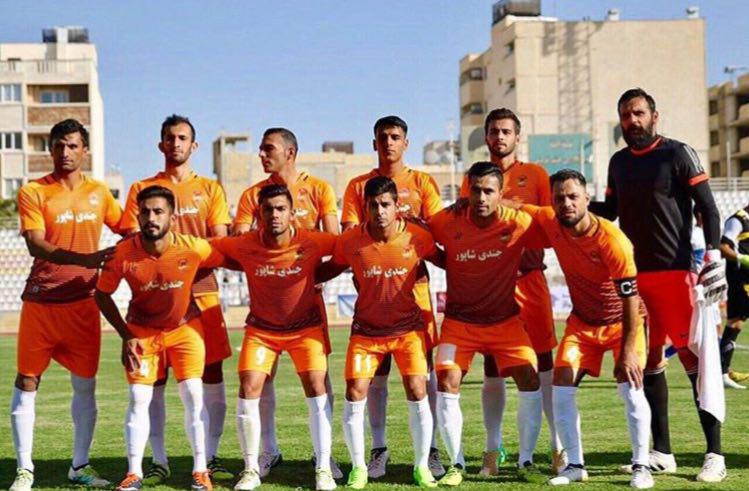 رقابت تیمهای بالانشین و پایین نشین در دسته یک فوتبال کشور رقابت تیمهای بالانشین و پایین نشین در دسته یک فوتبال کشور