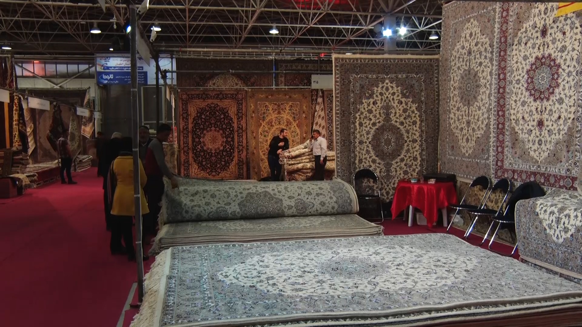 فرش دستبافت اصفهان از عرش به فرش رسید