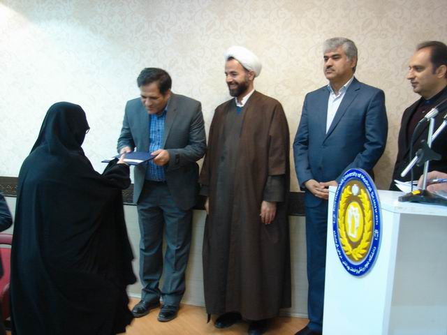 مراسم تجلیل از دانشجویان ایثارگر منطقه 3 کشوری مراسم تجلیل از دانشجویان ایثارگر منطقه 3 کشوری