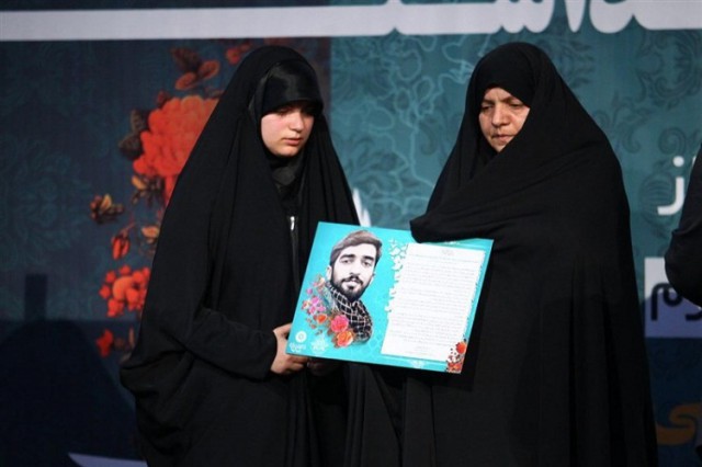 ضرورت حضور پررنگ زنان و مادران در چهل ساله دوم انقلاب