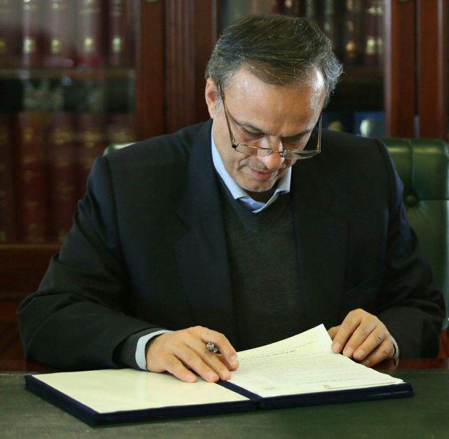 پیام دعوت استاندار خراسان رضوی از زائران و مجاوران برای دیدار با مقام معظم رهبری