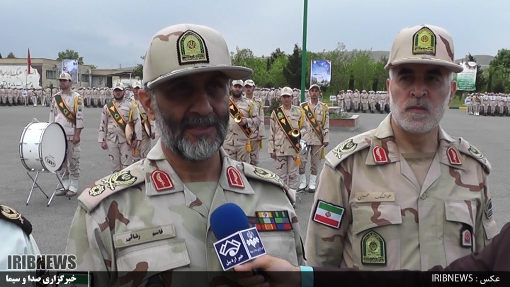 رونمایی از قرآن و صحیفه سجادیه کتابت شده توسط فراگیران پادگان اصلاندوز رونمایی از قرآن و صحیفه سجادیه کتابت شده توسط فراگیران پادگان اصلاندوز