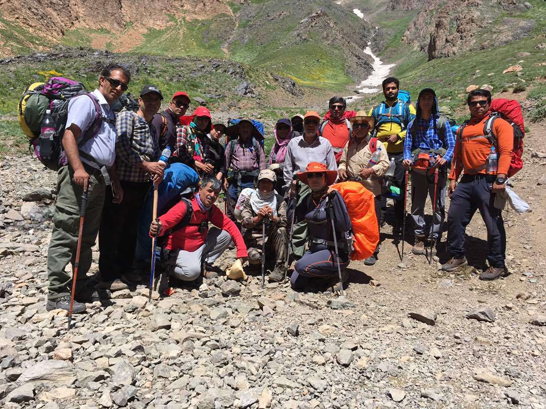 صعود کوهنوردان سیرجانی به علم کوه کلاردشت