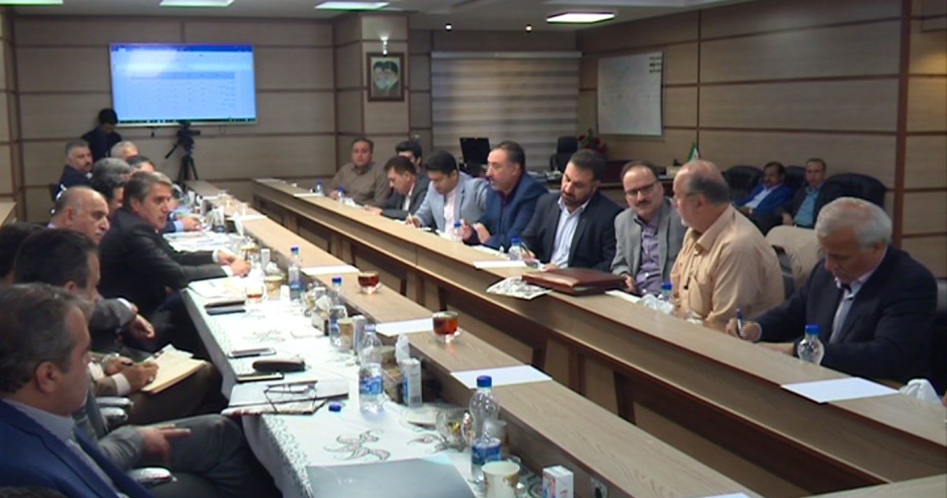 نشست مجمع نمایندگان با مدیران دستگاه های و فعالان اقتصادی