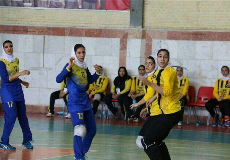 میزبان در رده نخست برترین های روز سوم