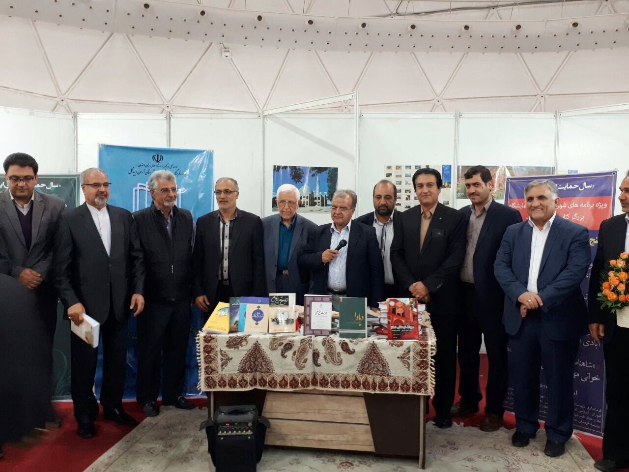 رونمایی هفت اثر نویسندگان آران و بیدگلی