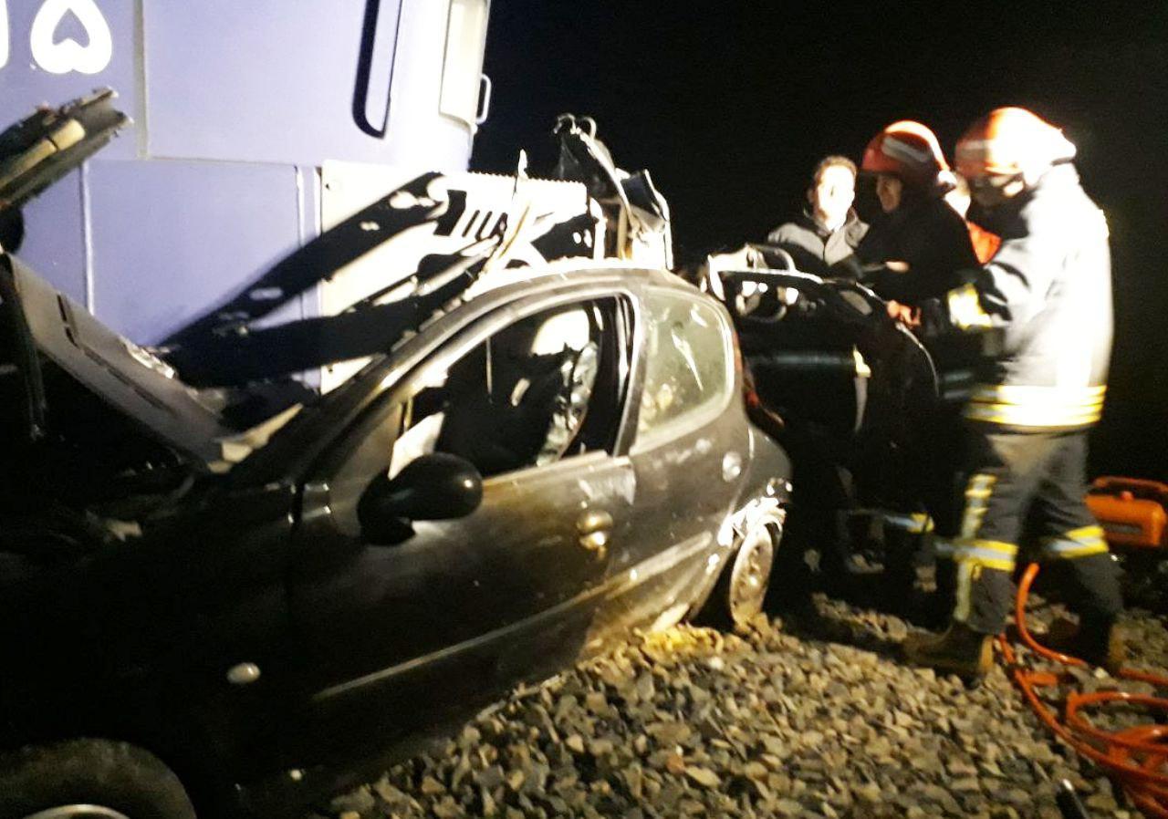 4 کشته بر اثر برخورد قطار و خودرو سواری در تبریز