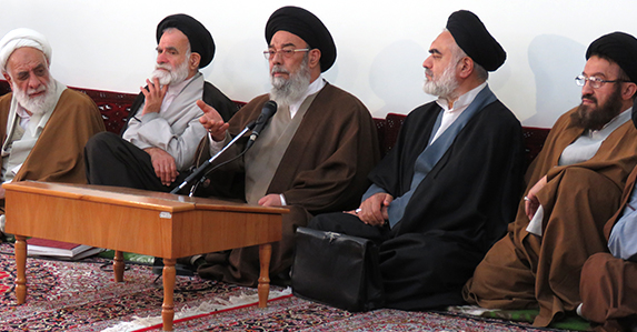 حمایت از هموطنان یکی از رسالتهای مهم حوزویان حمایت از هموطنان یکی از رسالتهای مهم حوزویان