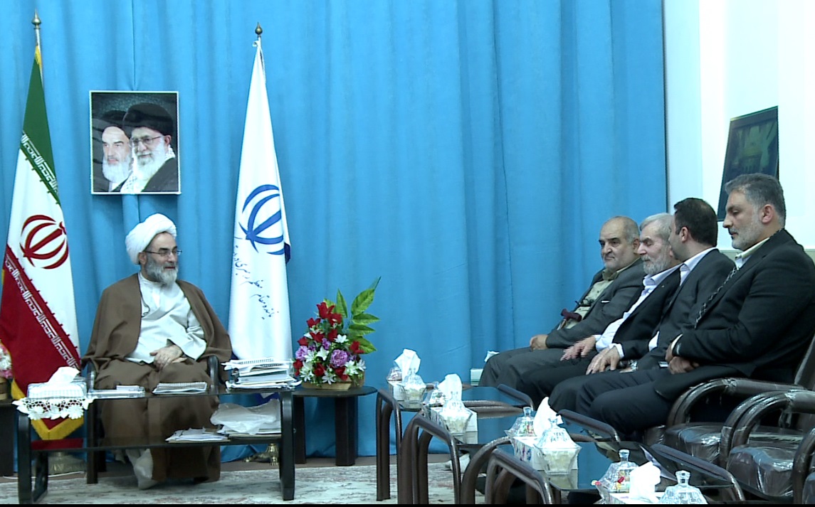 دیدار اعضای ستاد برگزاری کنگره شهدای شیمیایی گیلان با آیت الله فلاحتی دیدار اعضای ستاد برگزاری کنگره شهدای شیمیایی گیلان با آیت الله فلاحتی