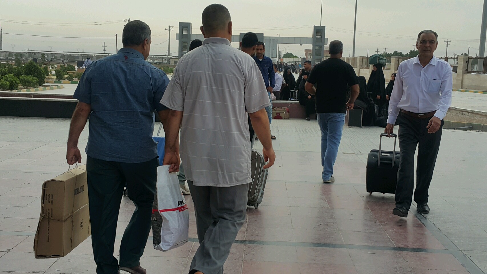 تردد زائران ایرانی و عراقی از مرز بین المللی شلمچه