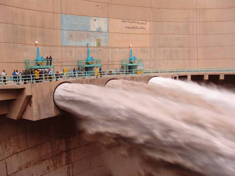 ورود موج اولیه سیلاب به سدهای خوزستان ورود موج اولیه سیلاب به سدهای خوزستان