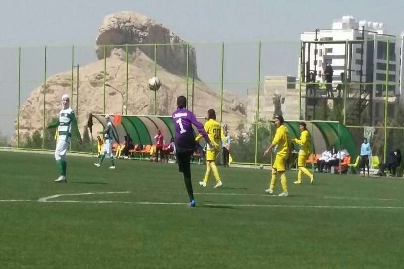 پیروزی بانوان ذوب آهن بر پالایش گاز ایلام