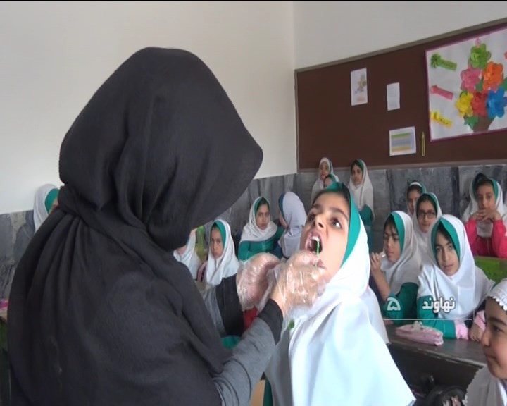 آغاز طرح وارنیش فلوراید دانش آموزان نهاوند