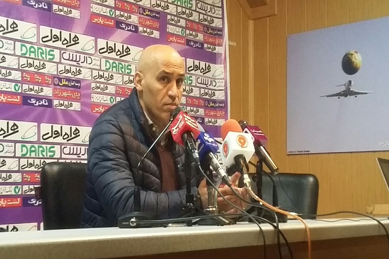 نشست خبری سرمربی ذوب آهن پس پیروزی تیمش نشست خبری سرمربی ذوب آهن پس پیروزی تیمش