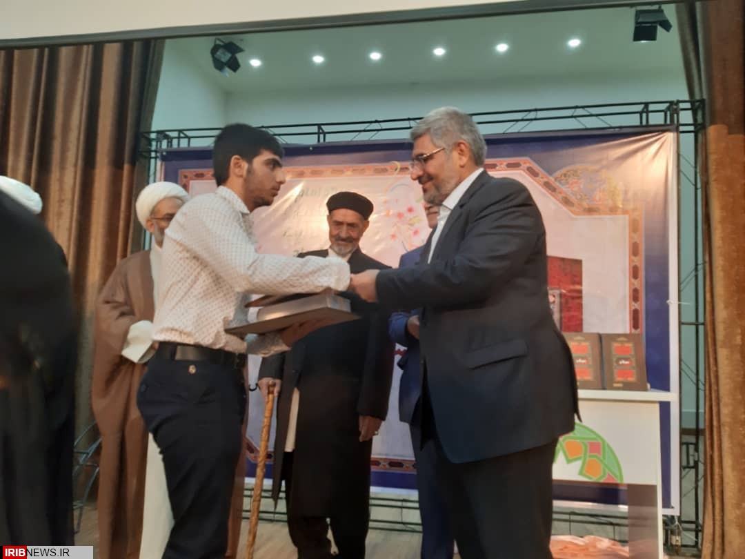 تجلیل ازمجمع طلاب و فضلای استان از قهرمان ورزشی در سیرجان تجلیل ازمجمع طلاب و فضلای استان از قهرمان ورزشی در سیرجان