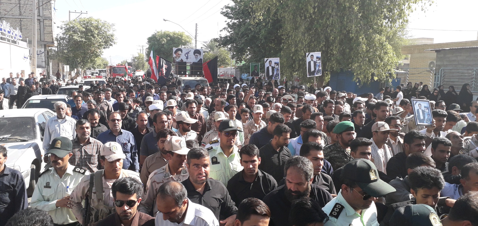 تشییع پیکر شهید مدافع امنیت در عنبرآباد