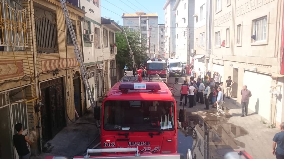 تلاش برای مهار آتش سوزی