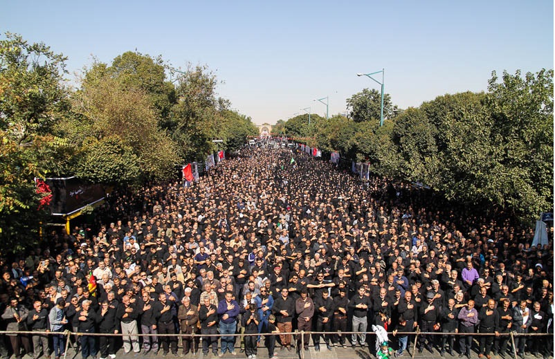 اجتماع بزرگ عزاداران حسینی به یاد علمدار دشت کربلا اجتماع بزرگ عزاداران حسینی به یاد علمدار دشت کربلا