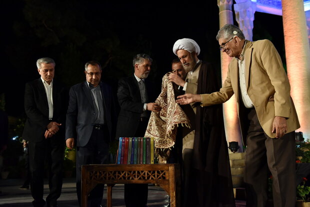 رونمایی از مجموعه ۱۱جلدی «دو سده سخنوری»