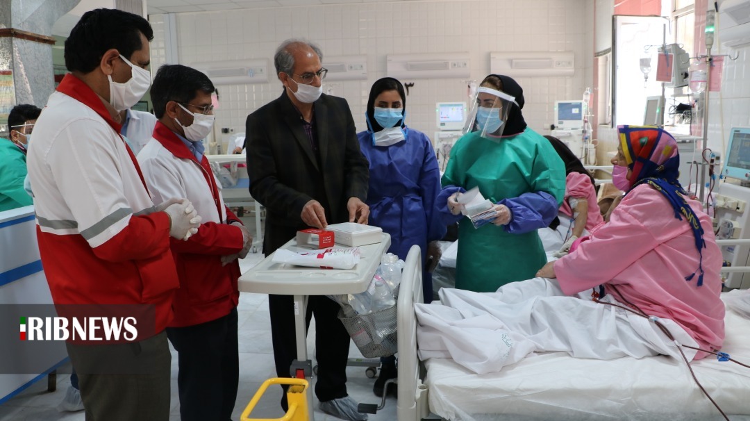 توزیع بسته های بهداشتی برای 3 هزار بیمار خاص توزیع بسته های بهداشتی برای 3 هزار بیمار خاص