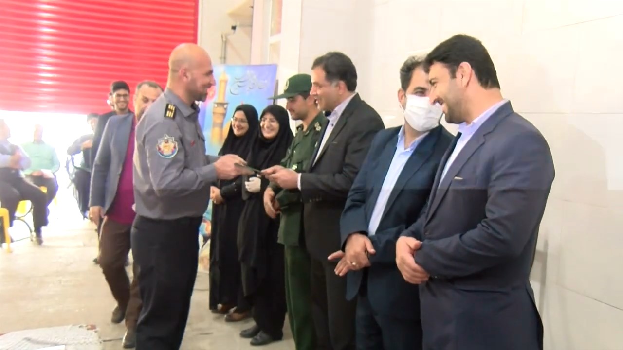 تجلیل از جهادگران قرارگاه جهادی شهدای خط شکن فلاورجان