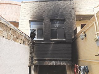 نجات مادر و ۲ کودک خردسال در میان دود و شعله‌ها