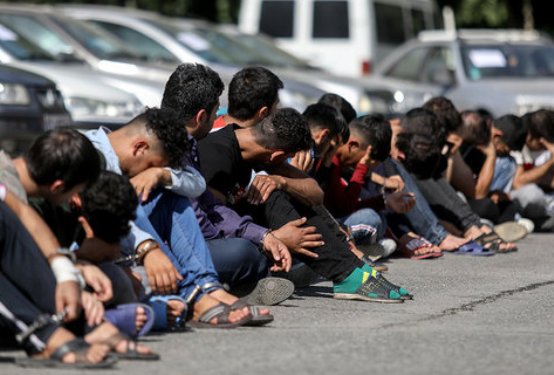 دستبند قانون بر دستان خرده فروشان مواد مخدر در فسا