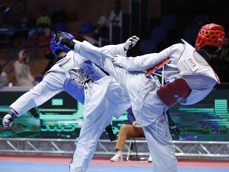 با جوانان خود، قهرمان لیگ تکواندو شدیم