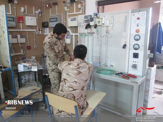 ارتقاء مهارت آموزی سربازان در دستور کار برنامههای پلیس است ارتقاء مهارت آموزی سربازان در دستور کار برنامههای پلیس است