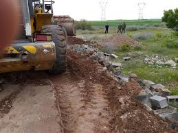 تخریب یک بنای غیر مجاز در اراضی کشاورزی شهرستان آبیک