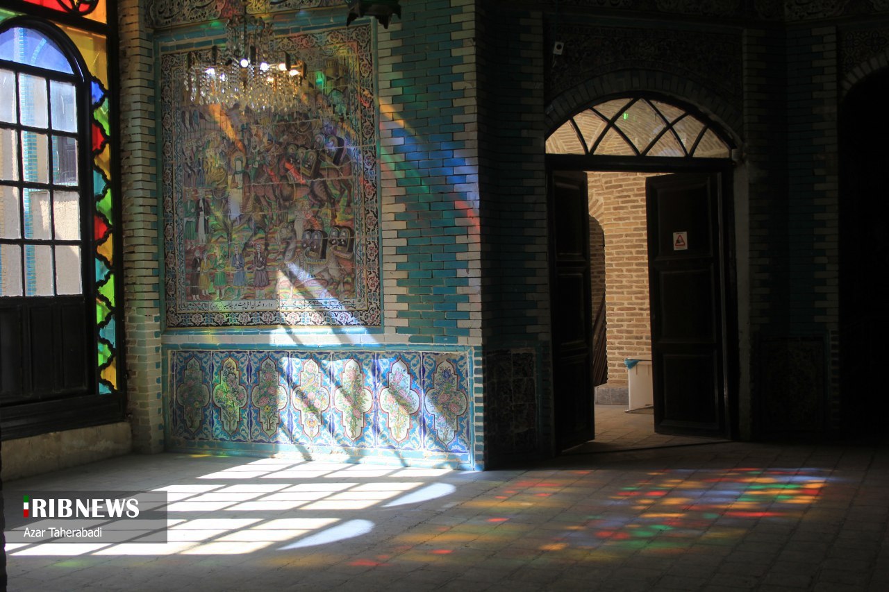 تجمع اعتراضی مردم کرمانشاه در تکیه معاون الملک تجمع اعتراضی مردم کرمانشاه در تکیه معاون الملک