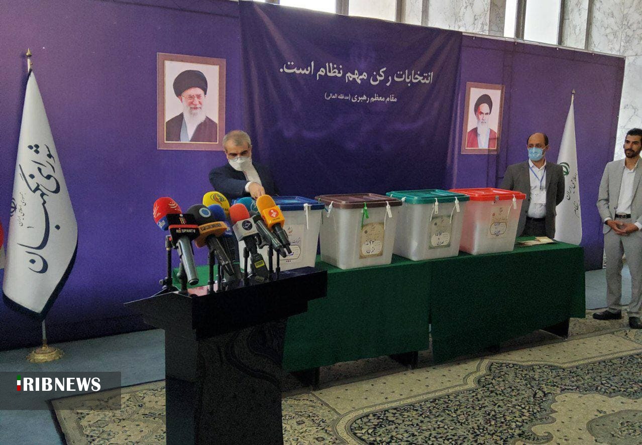 حضور مقامات لشکری و کشوری در انتخابات ۱۴۰۰ حضور مقامات لشکری و کشوری در انتخابات ۱۴۰۰