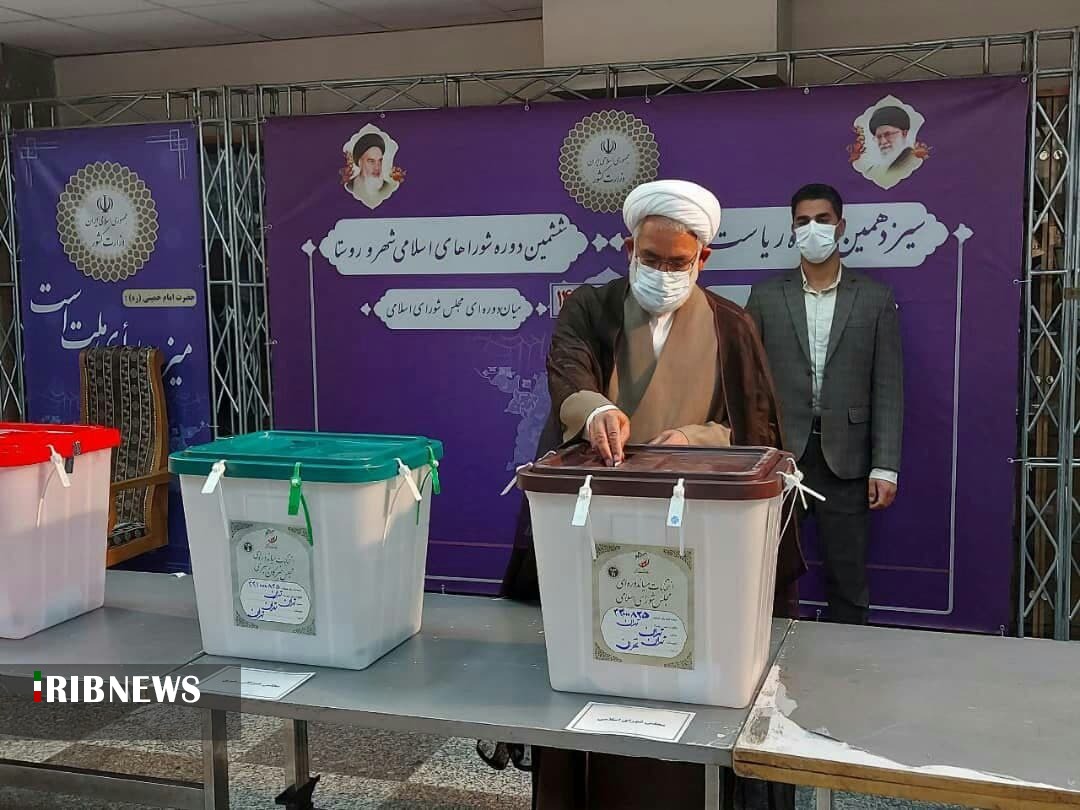 حضور مقامات لشکری و کشوری در انتخابات ۱۴۰۰ حضور مقامات لشکری و کشوری در انتخابات ۱۴۰۰