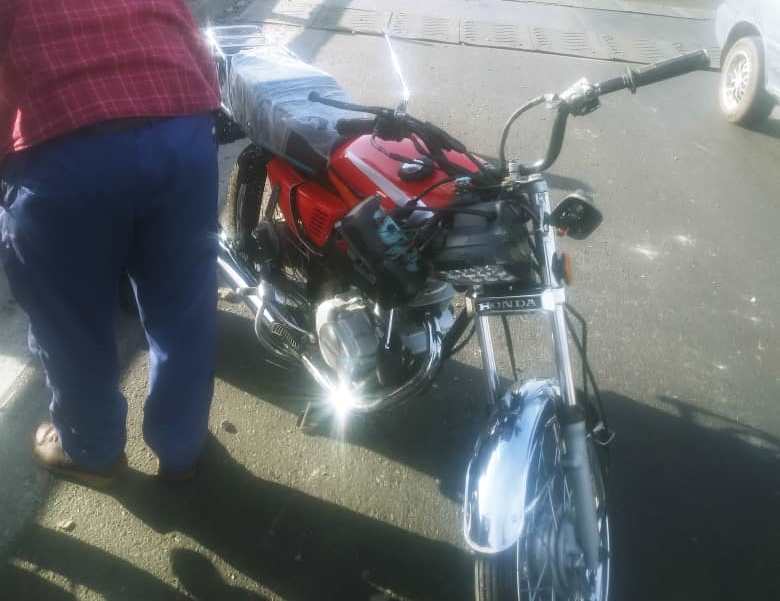 واژگونی موتورسیکلت بر اثر ناتوانی راکب