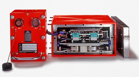 جعبه سیاه هواپیما و چگونگی بازیایی اطلاعات آن جعبه سیاه هواپیما و چگونگی بازیایی اطلاعات آن
