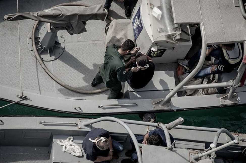 توقيف کشتي خارجي حامل 220 هزار ليتر سوخت قاچاق در خليج فارس توقيف کشتي خارجي حامل 220 هزار ليتر سوخت قاچاق در خليج فارس