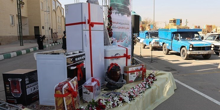 اهدا جهیزیه به نوعروسان شاهین دژی