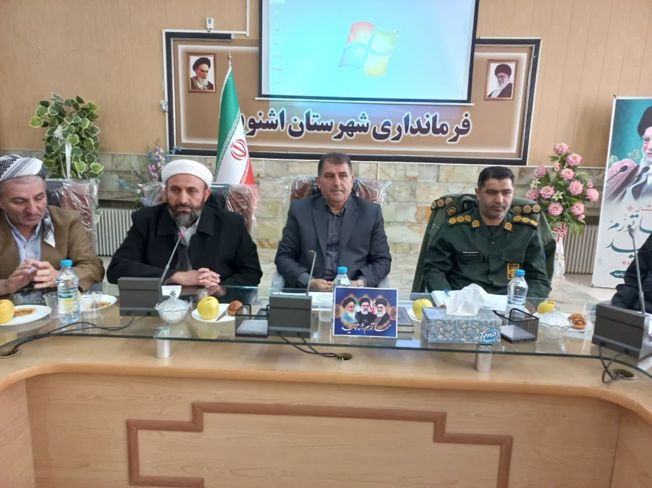 حضور مردم در انتخابات امنیت ساز و عزت آفرین است حضور مردم در انتخابات امنیت ساز و عزت آفرین است