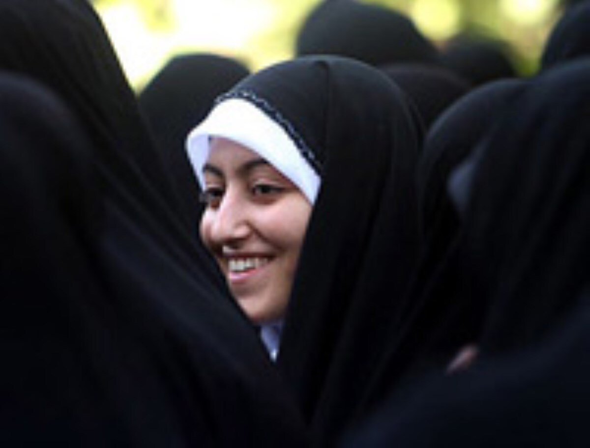 چرا غرب با حجاب زنان مشکل دارد؟