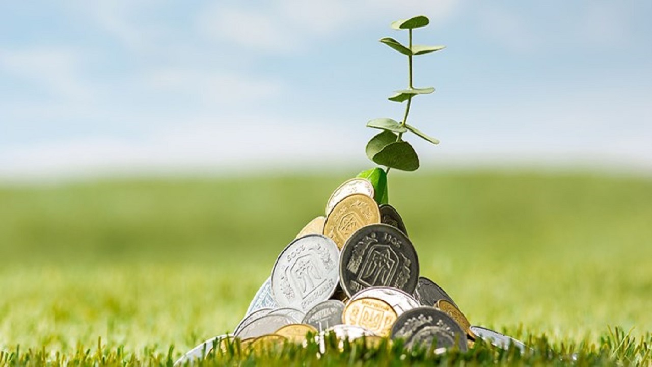 صدقه دادن بیشتر ثواب دارد یا قرض الحسنه؟