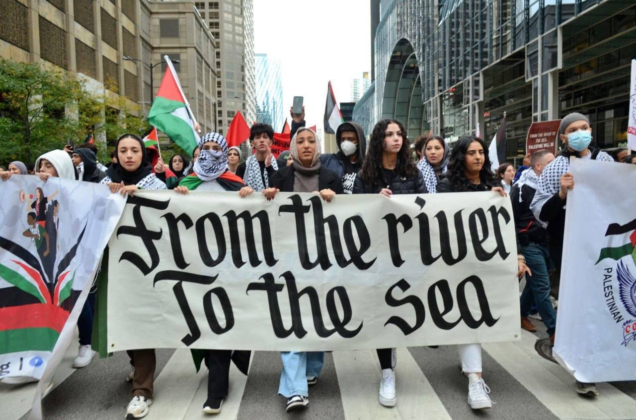 هجوم شهرک نشینان صهیونیست به فروشگاهها و نایاب شدن مواد غذایی هجوم شهرک نشینان صهیونیست به فروشگاهها و نایاب شدن مواد غذایی