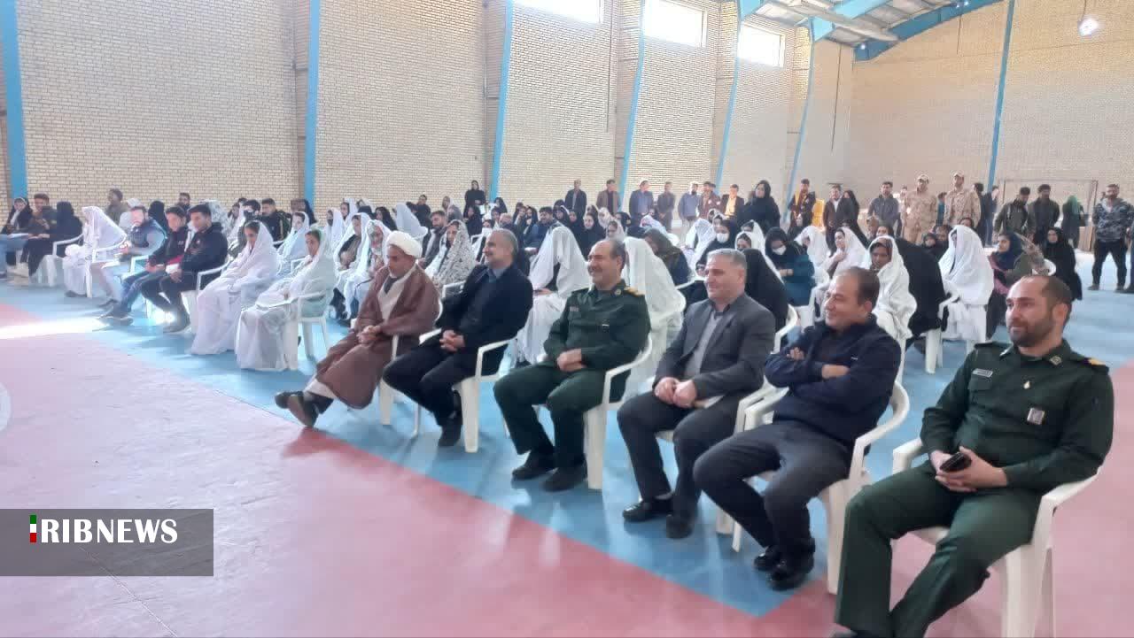 توزیع ۷۰ سری جهیزیه بین نوعروسان الیگودرز توزیع ۷۰ سری جهیزیه بین نوعروسان الیگودرز